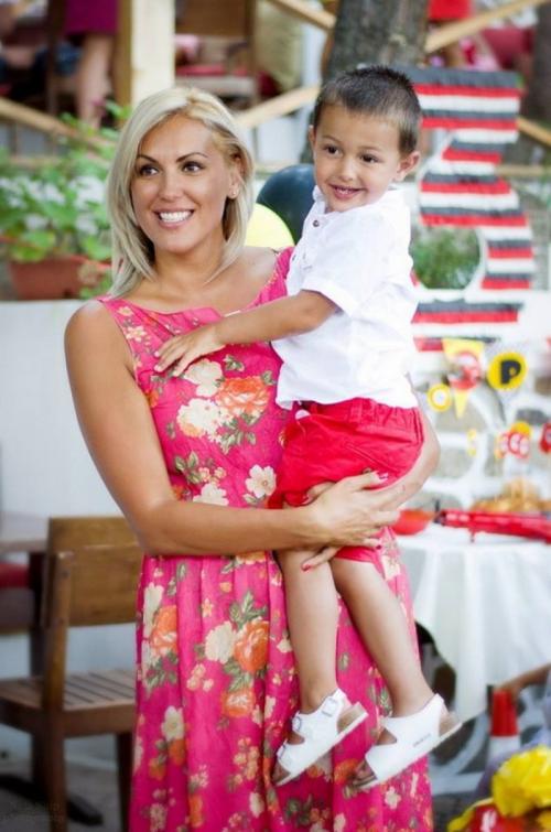 Самые знаменитые родители-одиночки