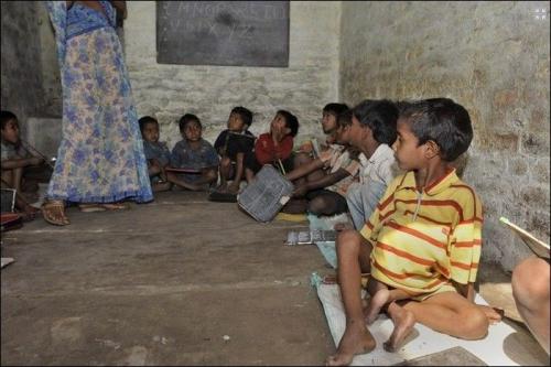 Врачи прооперировали мальчика-осьминога из Непала