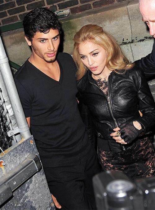 Знаменитости, которых использовали альфонсы и молодые любовницы