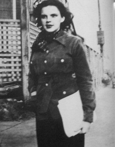 Редкие фотографии всемирно известных звезд. Часть 18