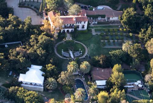 Папарацци  доставили первые фото со свадьбы Хилари Дафф