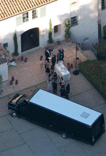 Папарацци  доставили первые фото со свадьбы Хилари Дафф