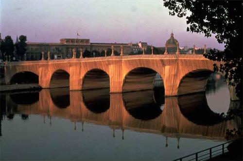 Архитектурным шедеврам прописали «обёртывание»