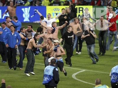 Фанаты залили кровью площадь Пикадили