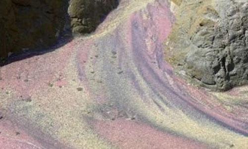 Топ-5 пляжей с необычным песком