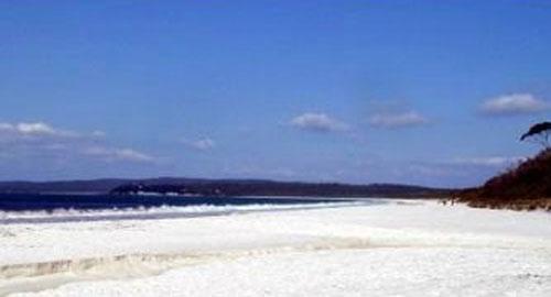 Топ-5 пляжей с необычным песком