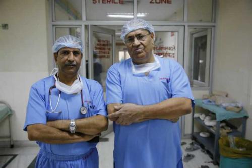Хирурги отрезали выросшую на животе новорожденной голову
