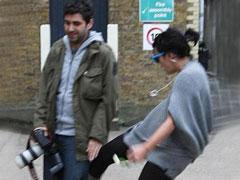 Лили Аллен напала на фотографа