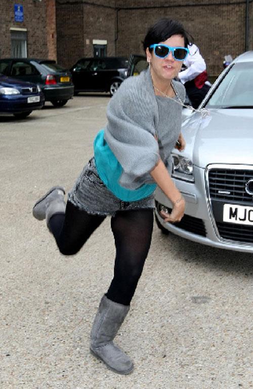 Лили Аллен напала на фотографа