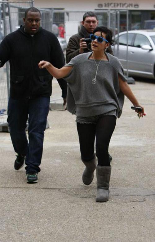 Лили Аллен напала на фотографа