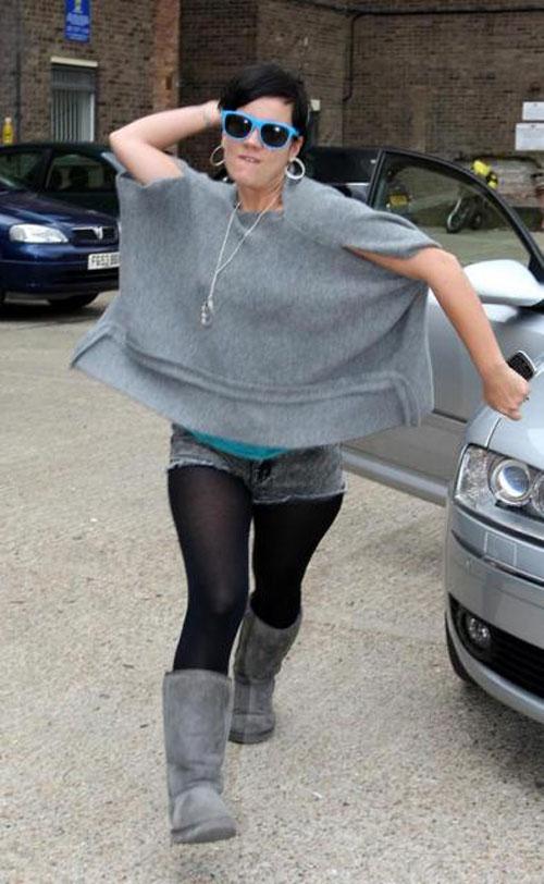 Лили Аллен напала на фотографа