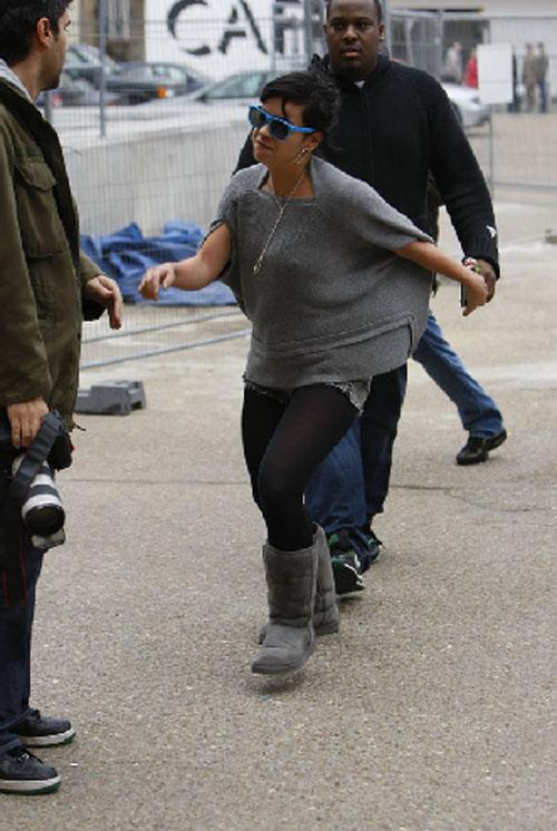 Лили Аллен напала на фотографа