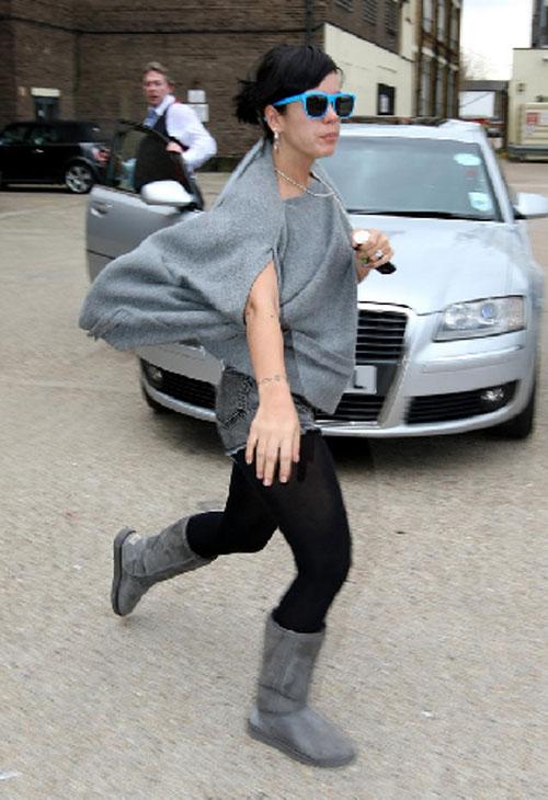 Лили Аллен напала на фотографа