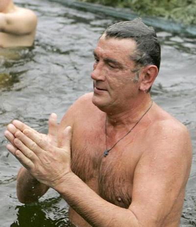 Политика с голым торсом