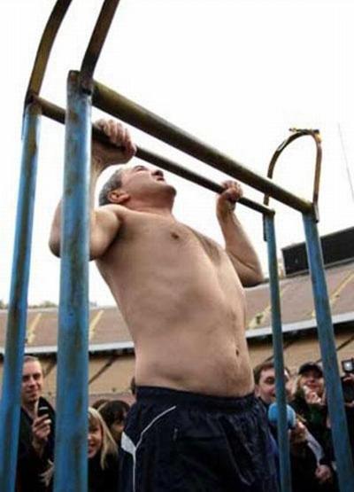 Политика с голым торсом