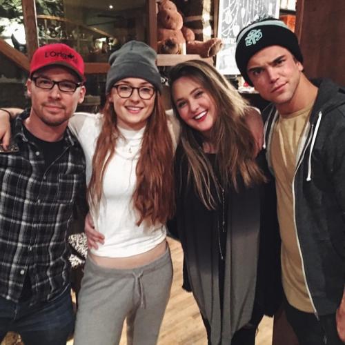 Такими вы их еще не видели: что выкладывают в Инстаграм звезды сериала "Игра престолов"