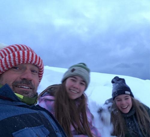 Такими вы их еще не видели: что выкладывают в Инстаграм звезды сериала "Игра престолов"