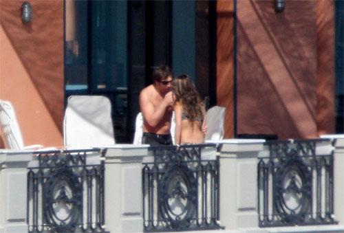 Пенелопа Круз и Хавьер Бардем целовались на балконе