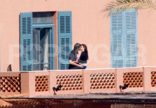 Пенелопа Круз и Хавьер Бардем целовались на балконе
