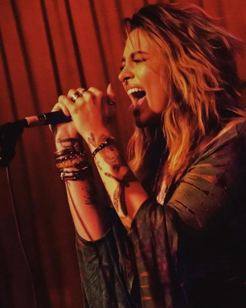 Как складывается судьба детей трагически погибших звезд