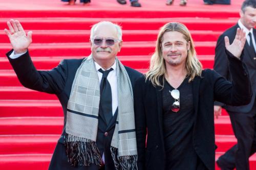 12 голливудских знаменитостей, которые просто обожают Россию