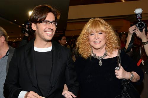 Российские знаменитости, которые предпочитают парней помоложе