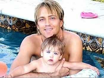 Последние фото дочери погибшей Анны Николь Смит