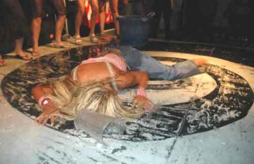 Последние фото дочери погибшей Анны Николь Смит