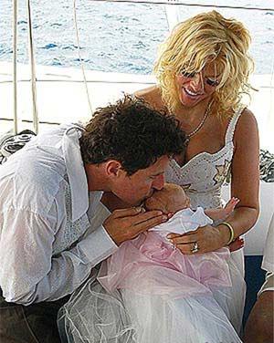 Последние фото дочери погибшей Анны Николь Смит