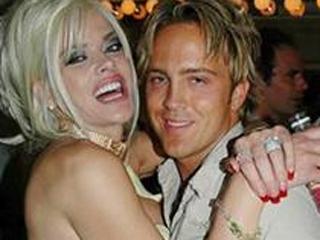 Последние фото дочери погибшей Анны Николь Смит