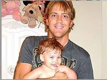 Последние фото дочери погибшей Анны Николь Смит