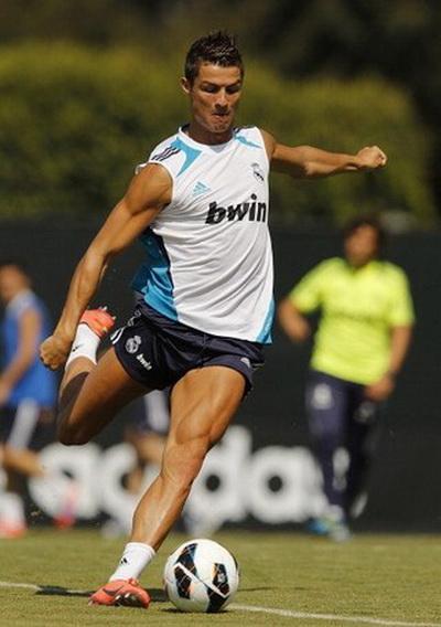 Звездная страховка: сколько стоят части тела знаменитостей