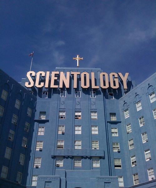 10 пугающих и опасных сект мира