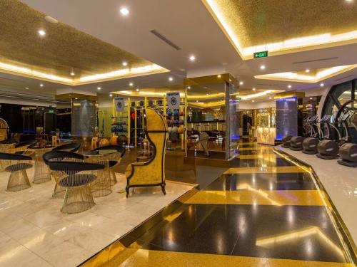 Самый роскошный спортзал в мире, с абонементом за  тысячи