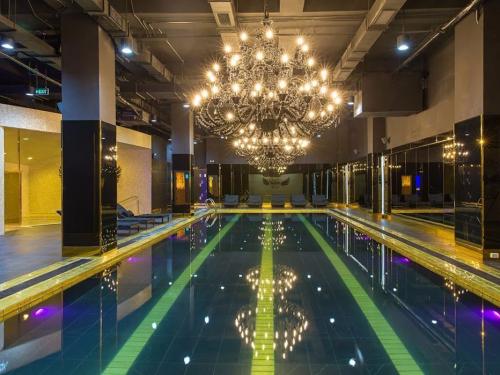 Самый роскошный спортзал в мире, с абонементом за  тысячи