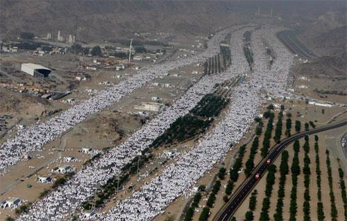 Хадж: 1,5 млрд паломников на крошечном островке Мекки