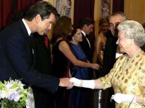 Королева Елизавета II и её голливудские подданные