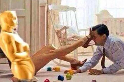 Бедный Лео: интернет взорвался мемами о проигрыше Ди Каприо