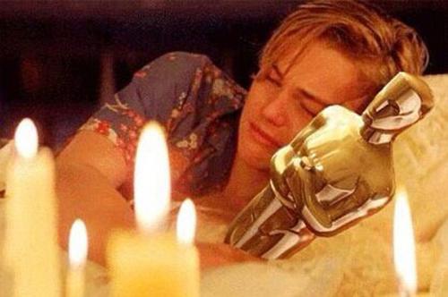 Бедный Лео: интернет взорвался мемами о проигрыше Ди Каприо