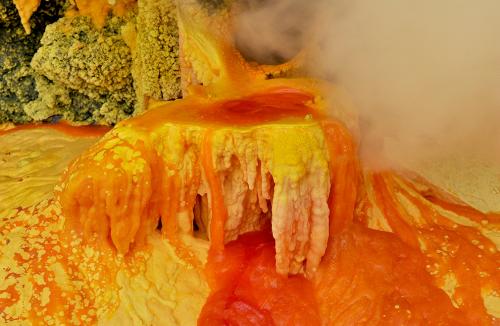 Кавах Льен ночью: неземные пейзажи шахтерских буден