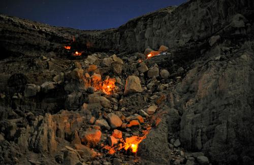 Кавах Льен ночью: неземные пейзажи шахтерских буден