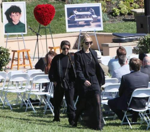 Молодые звезды, которые трагически ушли из жизни на взлете карьеры