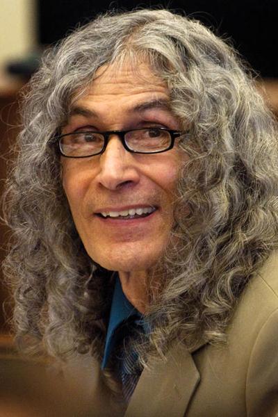 Улыбки самых знаменитых убийц мира