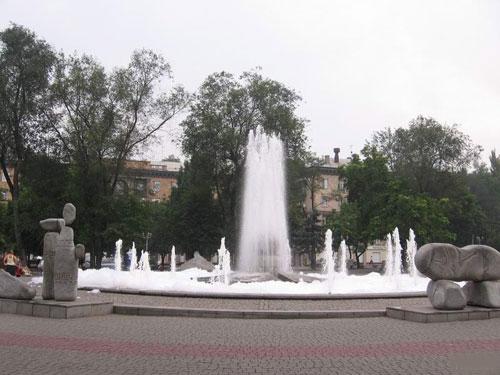 В Запорожье появился пенный фонтан