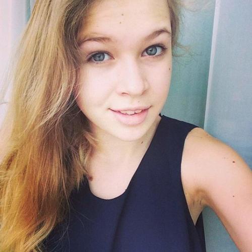 А девочки-то выросли: самые красивые дочки звёздных родителей