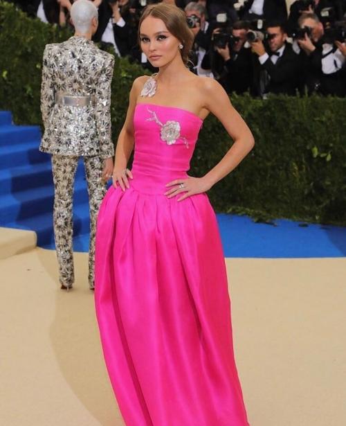 А девочки-то выросли: самые красивые дочки звёздных родителей