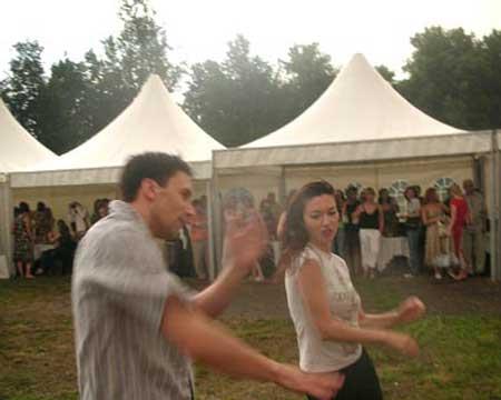 Жданов и Клочкова устроили откровенные танцы