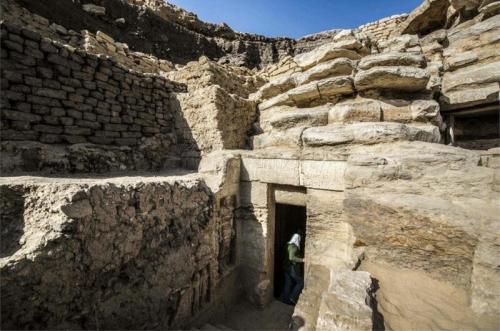 В Египте найдена нетронутая гробница, которой 4400 лет