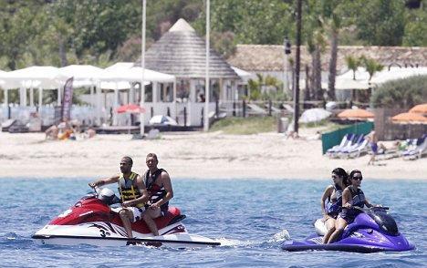 Ева Лонгория демонстрирует шикарное тело