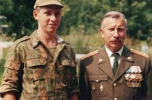 20 знаменитостей, которые не "косили" от армии